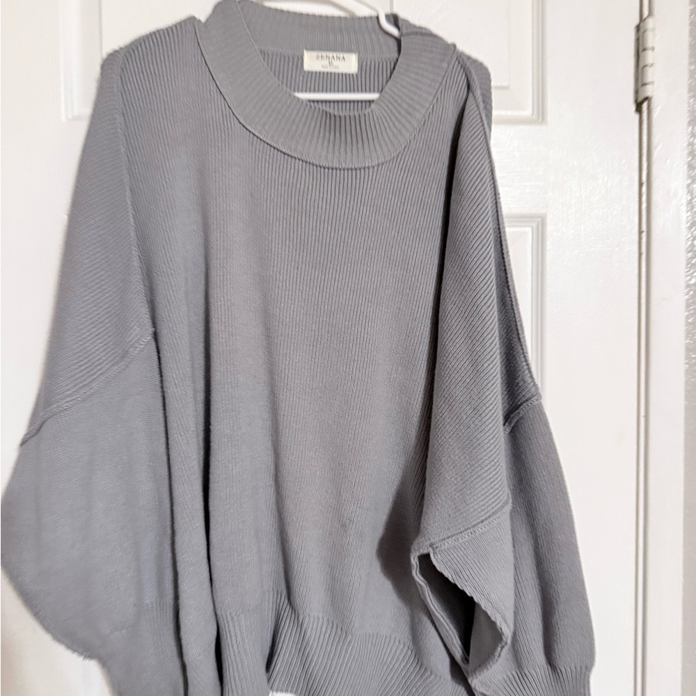 Chic Gray Women's Crew Neck Sweater